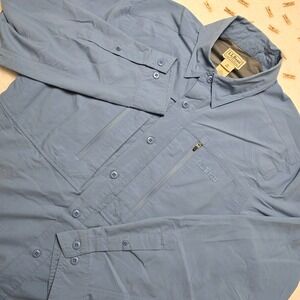 LL Bean Shirt Mens Size M Blue Long Sleeve Button Up Outdoors Hiking Fishing